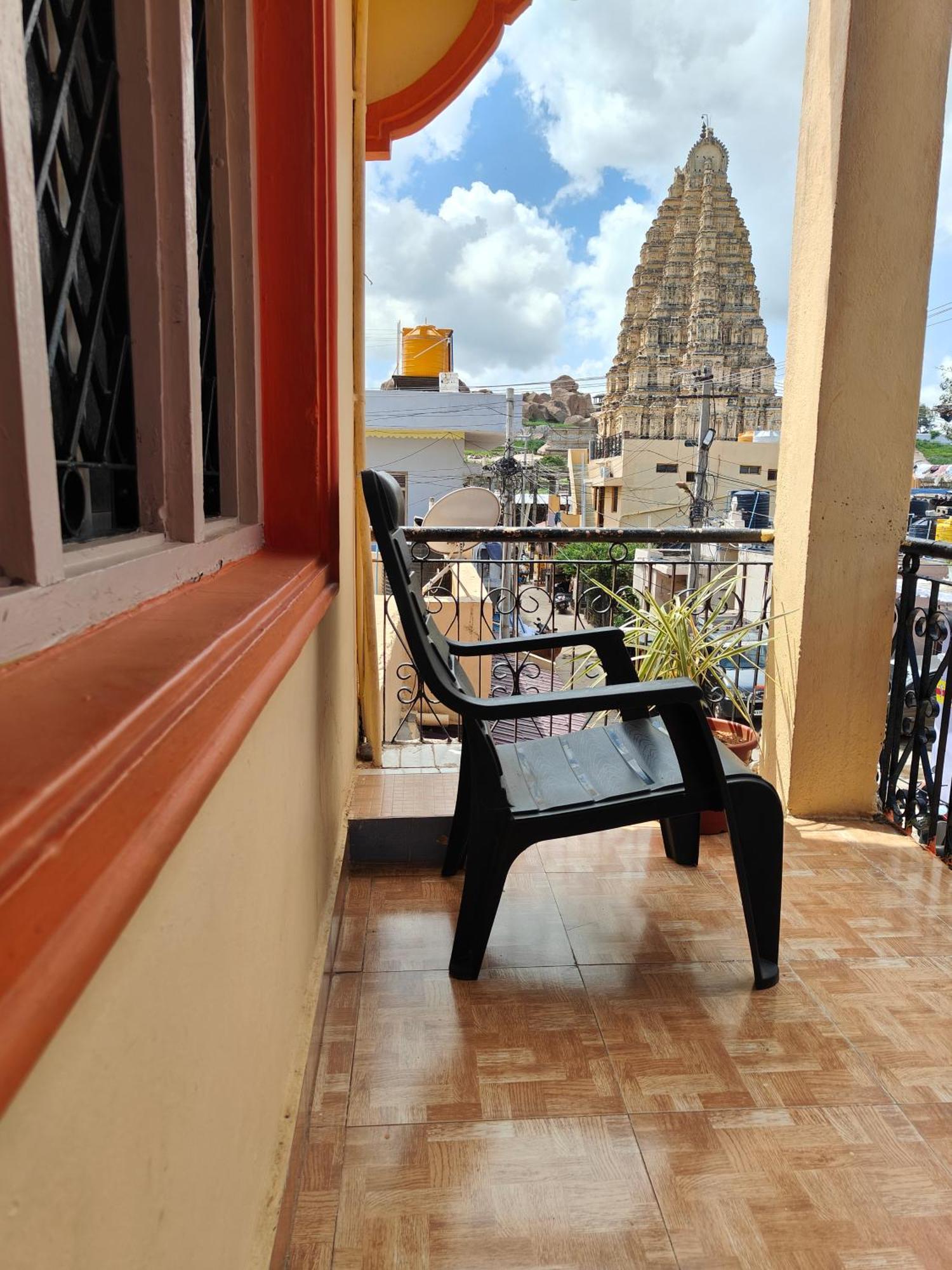 Rocky Guesthouse Hampi Exterior photo